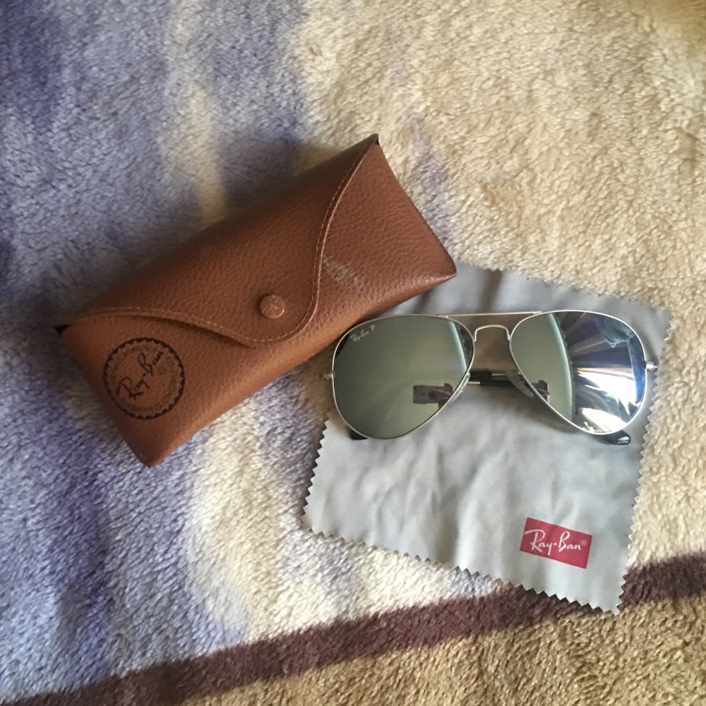 Ray-Ban Aviators 🕶